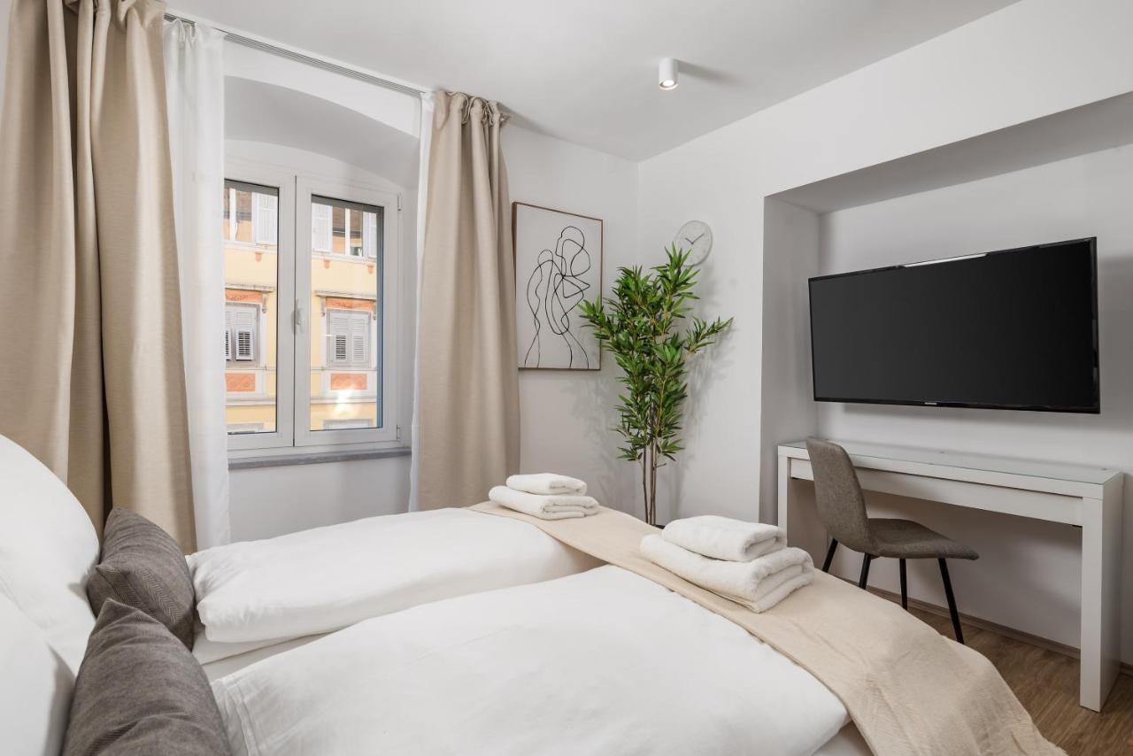 Main Street 2 Apartment