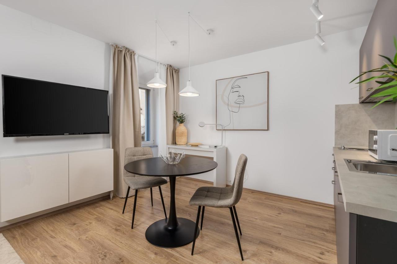 Main Street 2 Apartment