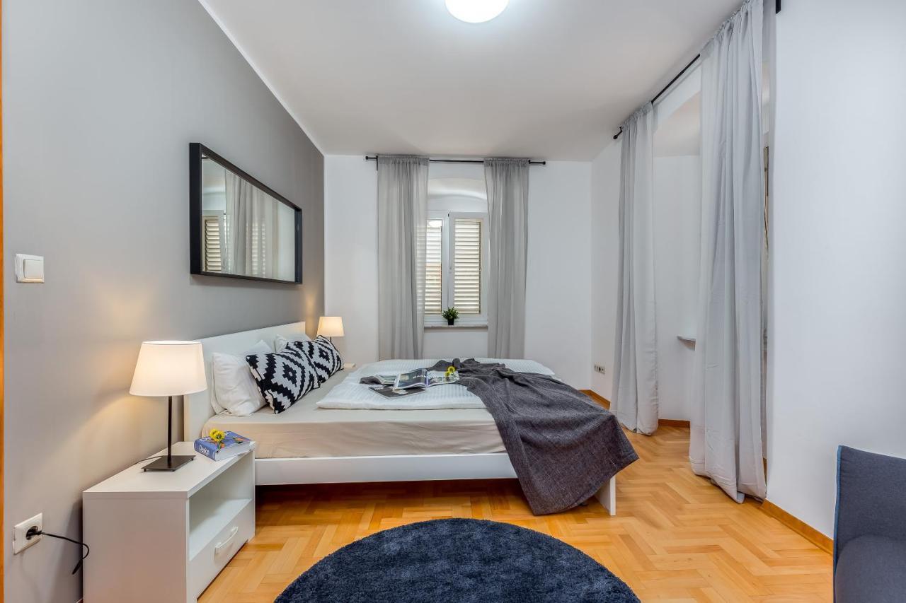 Main Street 2 Apartamento